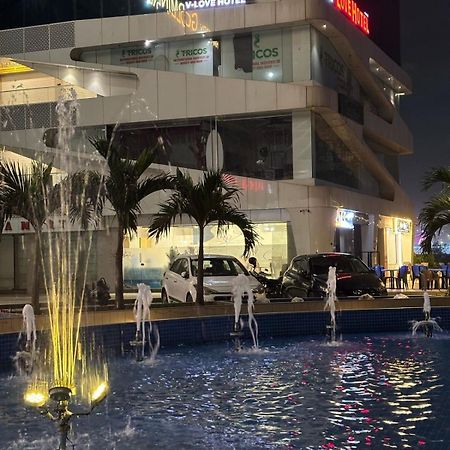 V Love Surat Exterior foto